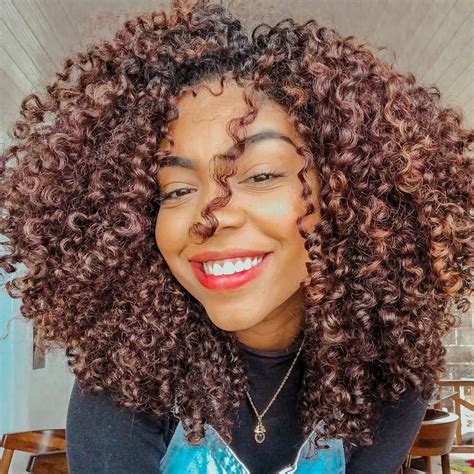 'morena cabelo cacheado' Search .